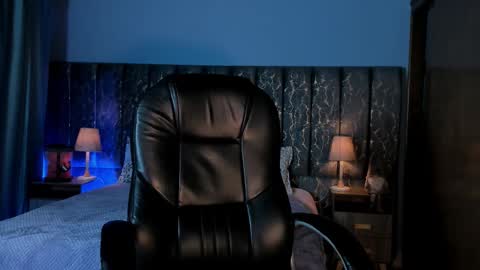 Snapshot of lea_velle chatting on 03/03/26, 04:07 Lea Velle online show from 03/03/26, 04:07