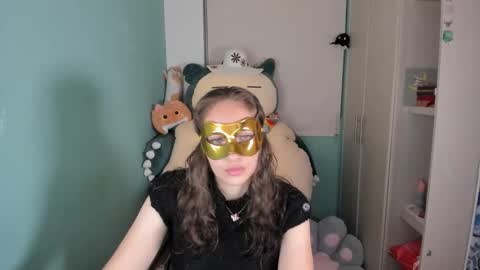 Snapshot of leah_sm chatting on 02/16/26, 01:24 Laura online show from 02/16/26, 01:24