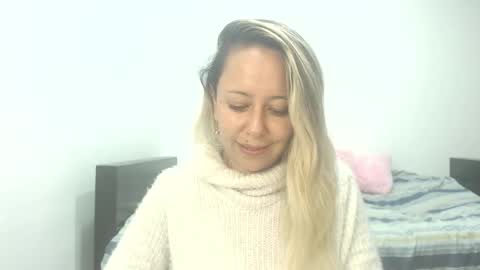 leah_susman online show from 11/07/25, 02:22