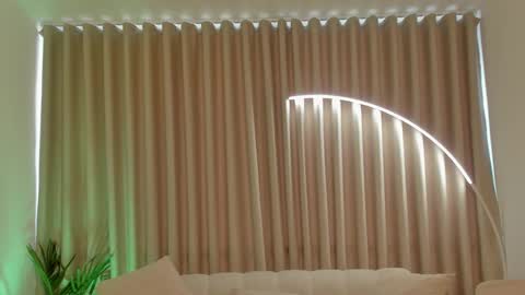 Snapshot of leahaltomm chatting on 09/19/25, 09:04 leahaltomm online show from 09/19/25, 09:04