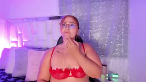 Snapshot of leahbarker chatting on 05/01/26, 02:16 Leah online show from 05/01/26, 02:16