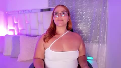 Snapshot of leahbarker chatting on 05/11/26, 03:01 Leah online show from 05/11/26, 03:01