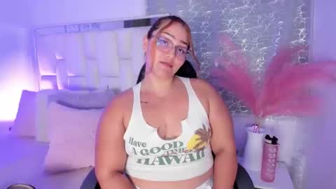 Snapshot of leahbarker chatting on 05/30/26, 02:19 Leah online show from 05/30/26, 02:19