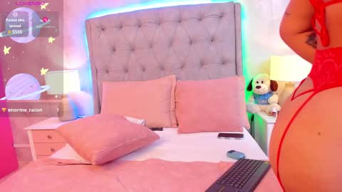 Snapshot of leahfontana chatting on 01/25/25, 06:35 Leah Fontana online show from 01/25/25, 06:35