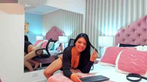 Snapshot of leahfontana chatting on 01/29/25, 03:37 Leah Fontana online show from 01/29/25, 03:37