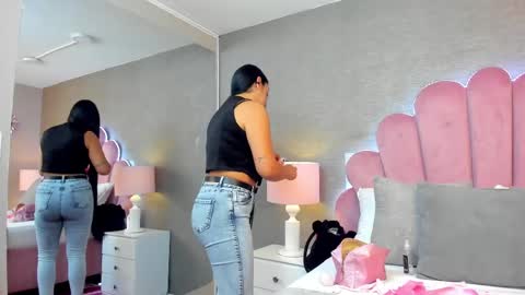 Snapshot of leahfontana chatting on 02/08/25, 12:17 Leah Fontana online show from 02/08/25, 12:17