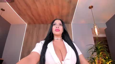 Snapshot of leahlombardi_ chatting on 06/13/26, 03:48 leahlombardi_ online show from 06/13/26, 03:48