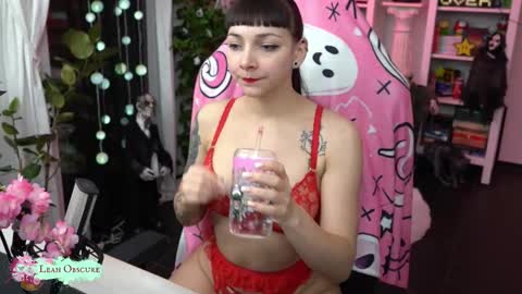 Snapshot of leahobscure chatting on 10/30/25, 08:31 Leah online show from 10/30/25, 08:31