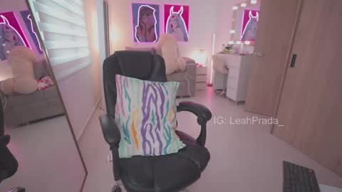 Snapshot of leahprada_ chatting on 03/07/26, 09:12 Instagram Leahprada online show from 03/07/26, 09:12