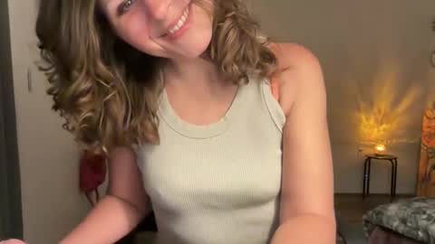 Snapshot of leahsparkles chatting on 10/16/25, 02:12 Leah Sparkles online show from 10/16/25, 02:12