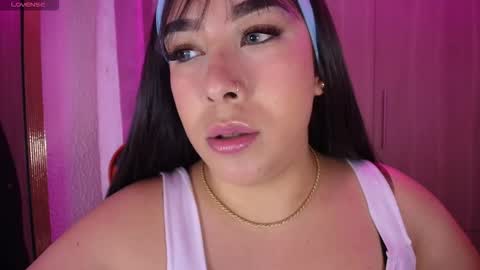 leah online show from 11/17/25, 01:28