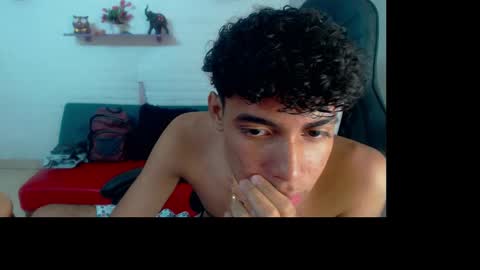 Snapshot of leam_1 chatting on 11/15/25, 09:43 leam_1 online show from 11/15/25, 09:43