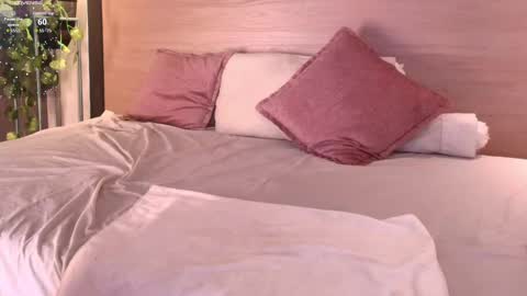 Snapshot of leamonroe__ chatting on 09/12/25, 09:59 Hey Im Lea online show from 09/12/25, 09:59