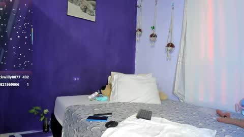 Snapshot of leamonroe__ chatting on 05/16/26, 06:17 Hey Im Lea online show from 05/16/26, 06:17