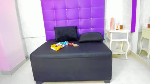 leamoreau__ online show from 10/30/25, 11:55