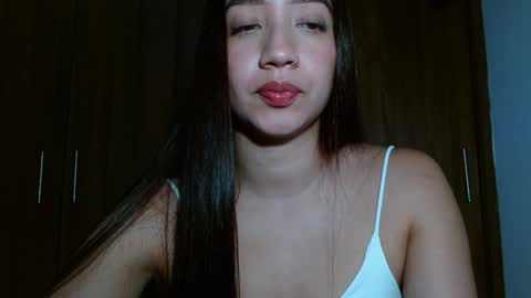 Snapshot of leanaalhub chatting on 12/23/24, 03:18 leanaalhub online show from 12/23/24, 03:18