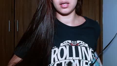 Snapshot of leanaalhub chatting on 02/01/25, 07:15 leanaalhub online show from 02/01/25, 07:15