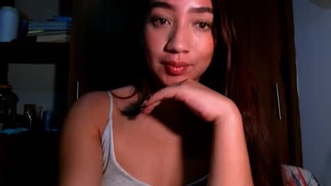 Snapshot of leanaalhub chatting on 12/04/25, 11:02 leanaalhub online show from 12/04/25, 11:02