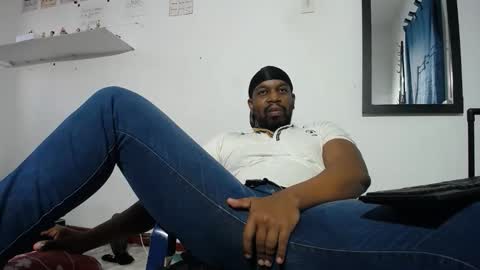 Snapshot of leandrohurtado69 chatting on 05/15/26, 10:28 Latino hot online show from 05/15/26, 10:28