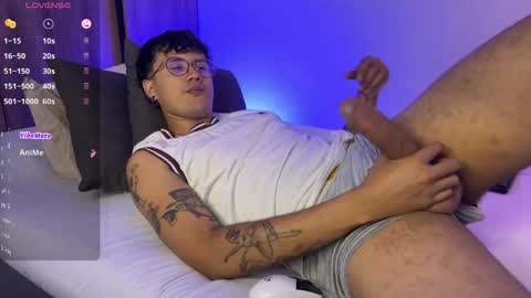 Snapshot of leaneseb chatting on 05/15/26, 04:14 leaneseb online show from 05/15/26, 04:14