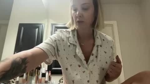 leanneluxecouple online show from 12/02/25, 11:26