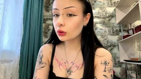 Kiki online show from 04/13/26, 03:28
