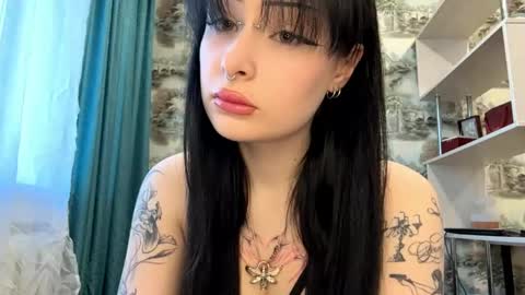 Kiki online show from 04/16/26, 03:13