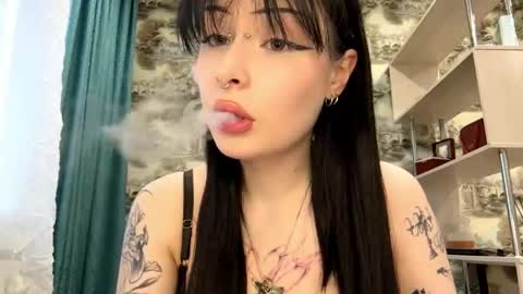 Kiki online show from 04/17/26, 03:15