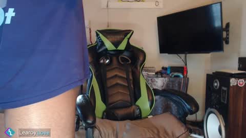 Snapshot of learoy chatting on 12/10/24, 07:54 Learoy online show from 12/10/24, 07:54