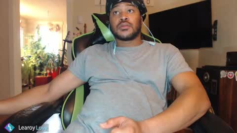 Snapshot of learoy chatting on 12/15/24, 11:31 Learoy online show from 12/15/24, 11:31