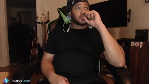 Snapshot of learoy chatting on 12/16/24, 06:43 Learoy online show from 12/16/24, 06:43