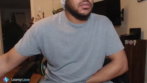 Snapshot of learoy chatting on 02/11/25, 03:50 Learoy online show from 02/11/25, 03:50