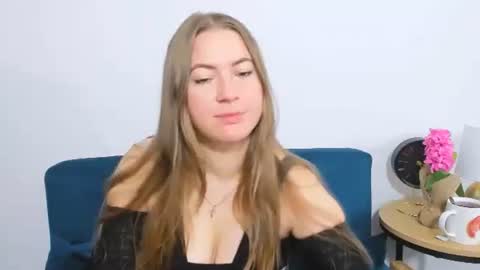 Snapshot of leaslim chatting on 11/10/25, 07:07 Lea online show from 11/10/25, 07:07