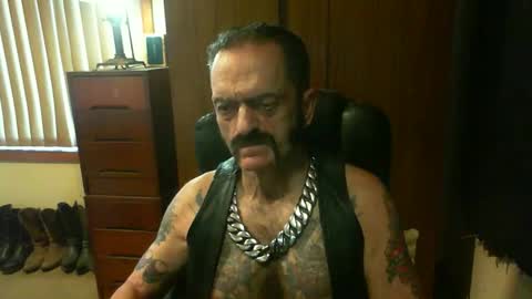 Snapshot of leathergreaser chatting on 12/18/24, 08:14 leathergreaser online show from 12/18/24, 08:14