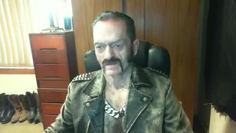 Snapshot of leathergreaser chatting on 12/19/24, 07:07 leathergreaser online show from 12/19/24, 07:07