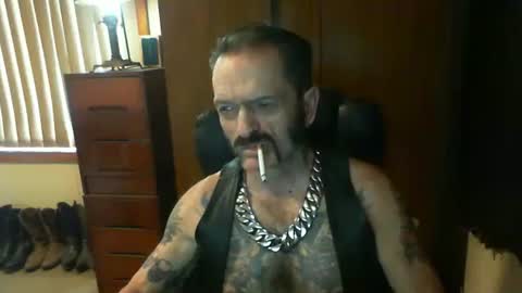 Snapshot of leathergreaser chatting on 12/21/24, 11:56 leathergreaser online show from 12/21/24, 11:56