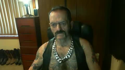 Snapshot of leathergreaser chatting on 12/23/24, 10:55 leathergreaser online show from 12/23/24, 10:55