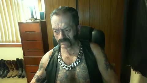 Snapshot of leathergreaser chatting on 12/26/24, 08:28 leathergreaser online show from 12/26/24, 08:28