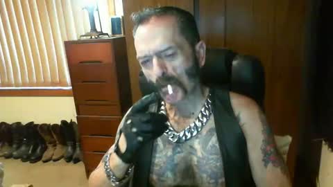 Snapshot of leathergreaser chatting on 12/29/24, 07:32 leathergreaser online show from 12/29/24, 07:32