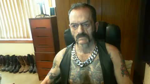 Snapshot of leathergreaser chatting on 12/29/24, 10:36 leathergreaser online show from 12/29/24, 10:36