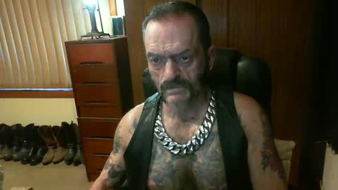 Snapshot of leathergreaser chatting on 01/01/25, 07:21 leathergreaser online show from 01/01/25, 07:21