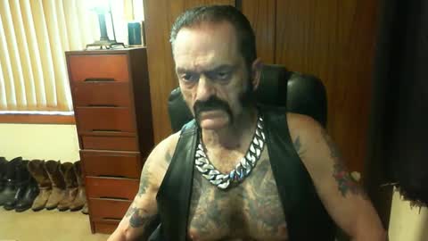 Snapshot of leathergreaser chatting on 01/02/25, 07:51 leathergreaser online show from 01/02/25, 07:51