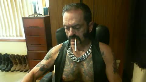 Snapshot of leathergreaser chatting on 01/03/25, 03:16 leathergreaser online show from 01/03/25, 03:16