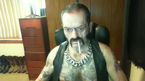 Snapshot of leathergreaser chatting on 01/04/25, 07:55 leathergreaser online show from 01/04/25, 07:55