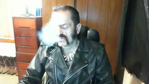 Snapshot of leathergreaser chatting on 01/17/25, 08:44 leathergreaser online show from 01/17/25, 08:44
