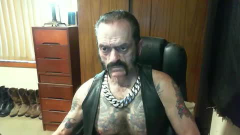 Snapshot of leathergreaser chatting on 01/22/25, 08:07 leathergreaser online show from 01/22/25, 08:07