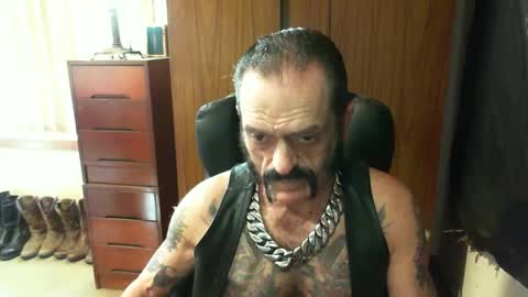 Snapshot of leathergreaser chatting on 01/24/25, 06:24 leathergreaser online show from 01/24/25, 06:24