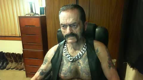 Snapshot of leathergreaser chatting on 01/26/25, 06:06 leathergreaser online show from 01/26/25, 06:06