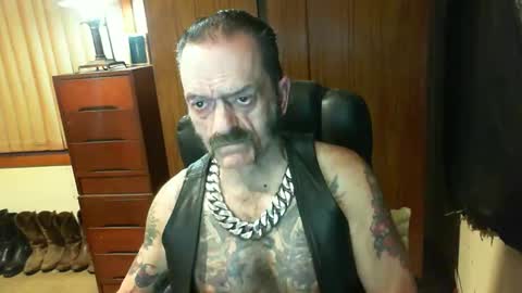 Snapshot of leathergreaser chatting on 02/08/25, 07:05 leathergreaser online show from 02/08/25, 07:05