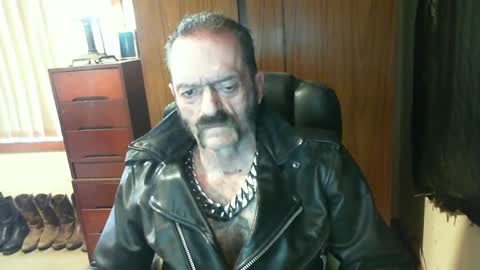 Snapshot of leathergreaser chatting on 02/11/25, 12:28 leathergreaser online show from 02/11/25, 12:28
